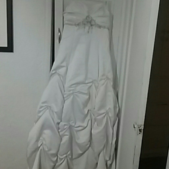 Wedding dress - Picture 2 of 2