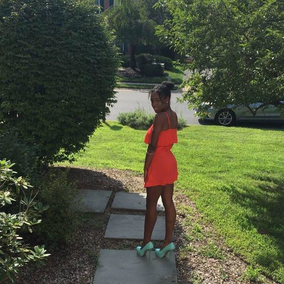 Meet your Posher, Sakena