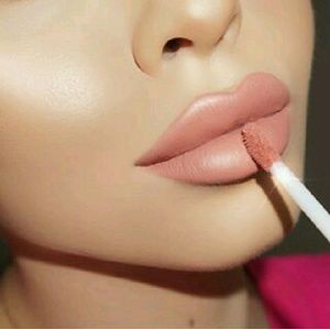 Liquid lipstick