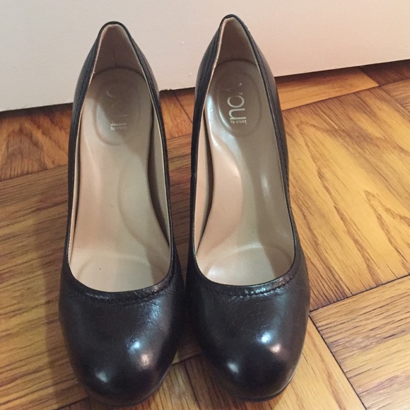Black heels worn once!!!! Great condition.