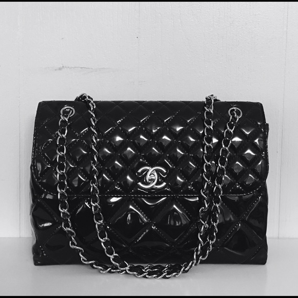 Chanel "in business" patent leather jumbo flip bag