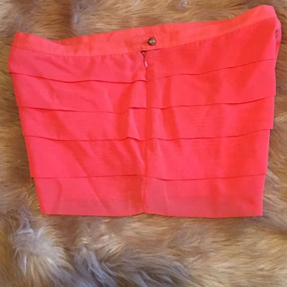 Coral Ruffle Shorts - Picture 2 of 4
