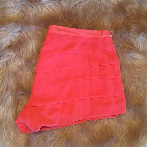 Coral Ruffle Shorts - Picture 3 of 4