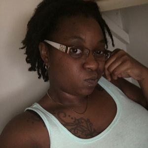 Meet your Posher, Monique