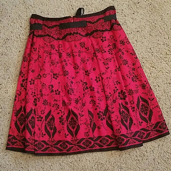 Harold's skirt - Picture 2 of 3