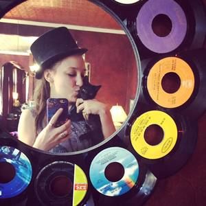 Meet your Posher, Caroline