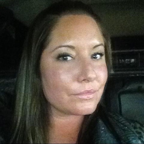 Meet your Posher, Nicki - Picture 2 of 4