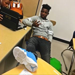 Meet your Posher, Derrick