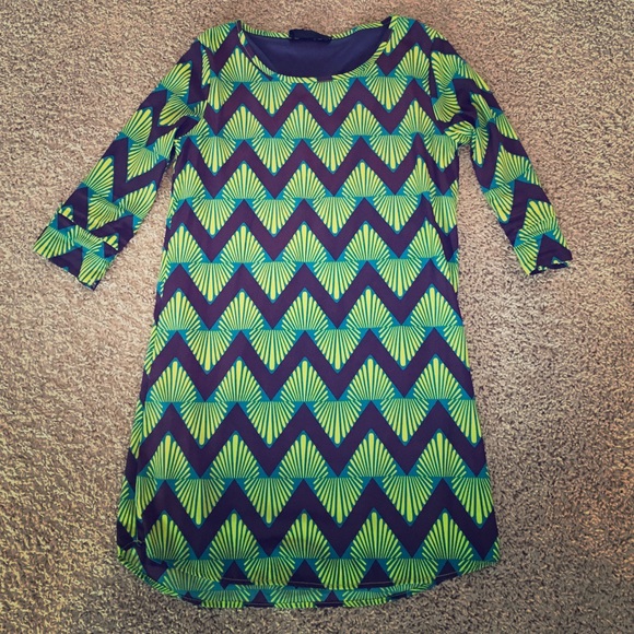 Printed, mid- sleeve dress