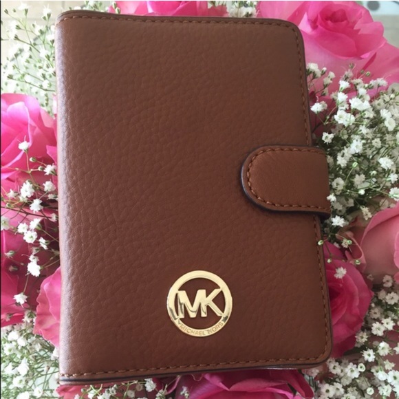 MK Michael Kors Passport Case