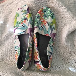 Floral Toms