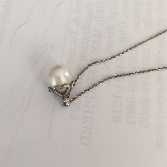 Authentic Tiffany pearl hearts necklace. Retired.
