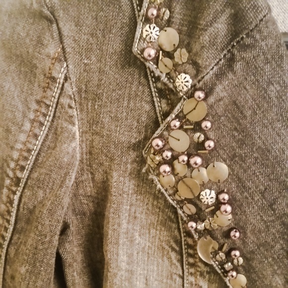✨Embellished Black Denim Jacket✨ - Picture 3 of 3