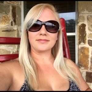 Meet your Posher, Angala