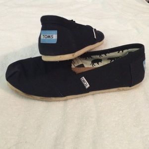 Toms