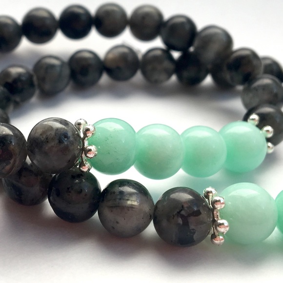 HANDMADE 8mm STONE BRACELET - Picture 2 of 3