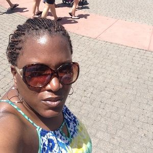 Meet your Posher, Vanessa