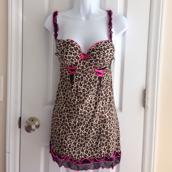Size small - Picture 1 of 4