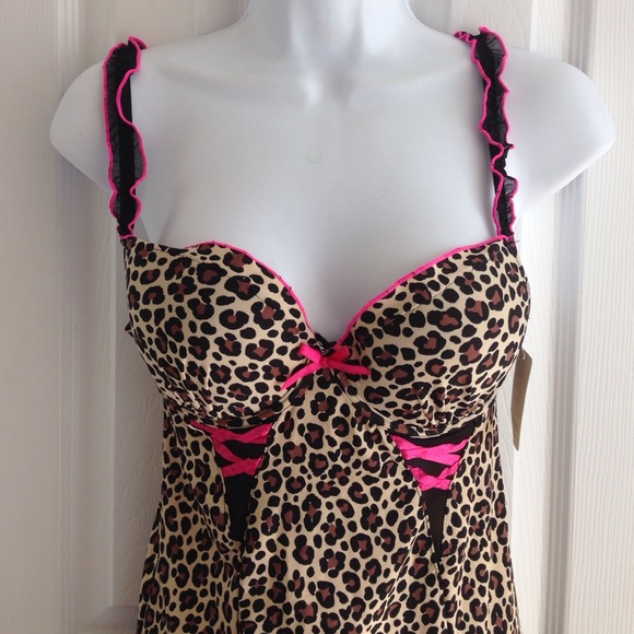 Size small - Picture 2 of 4