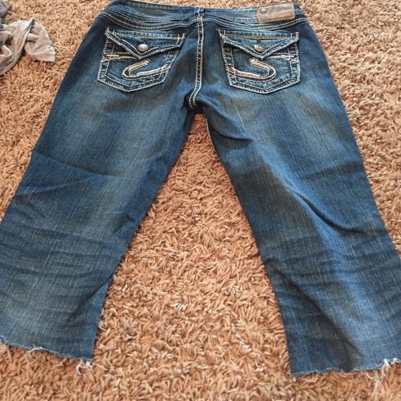 Silver capris - Picture 3 of 3