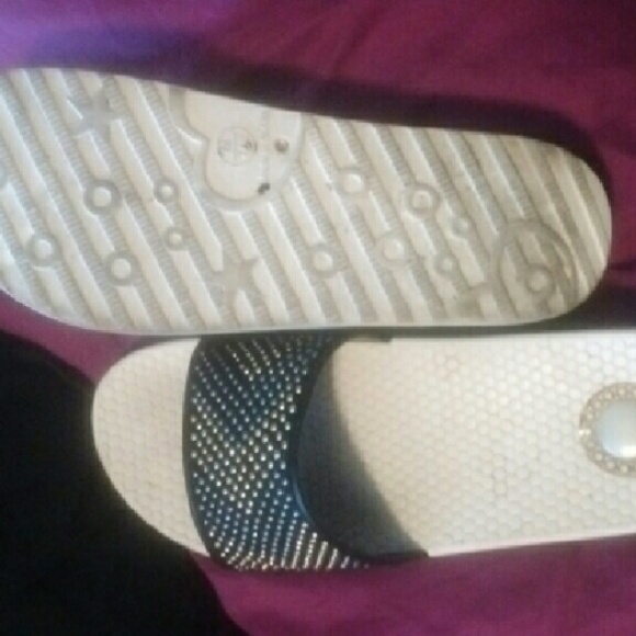 Sandals - Picture 3 of 3