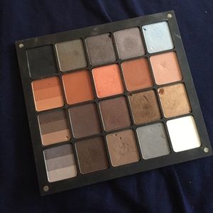 Inglot Neutral PALETTE 20 eye shadows