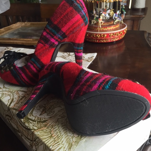 NIB Ed Hardy plaid heels - Picture 4 of 4