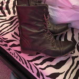 Brown combat boots great condition!