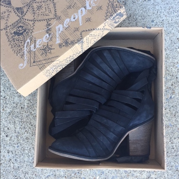 FREE PEOPLE size 39 (US 9) Black Hybrid Bootie