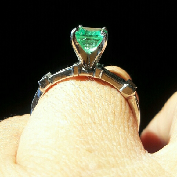 Colombian emerald and diamond ring - Picture 4 of 9