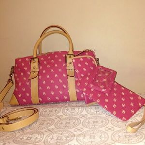 Dooney and Bourke set 4 pcs