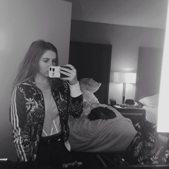 Meet your Posher, Paige - Picture 1 of 1