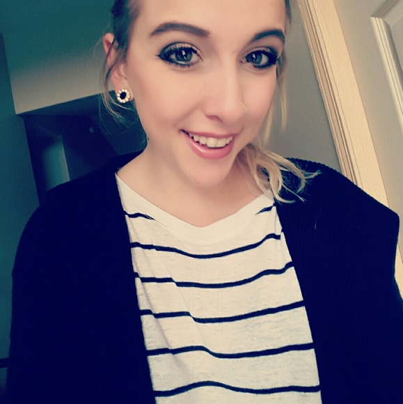 Meet your Posher, Stephanie - Picture 1 of 1