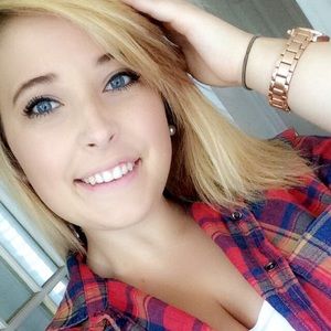 Meet your Posher, Elise