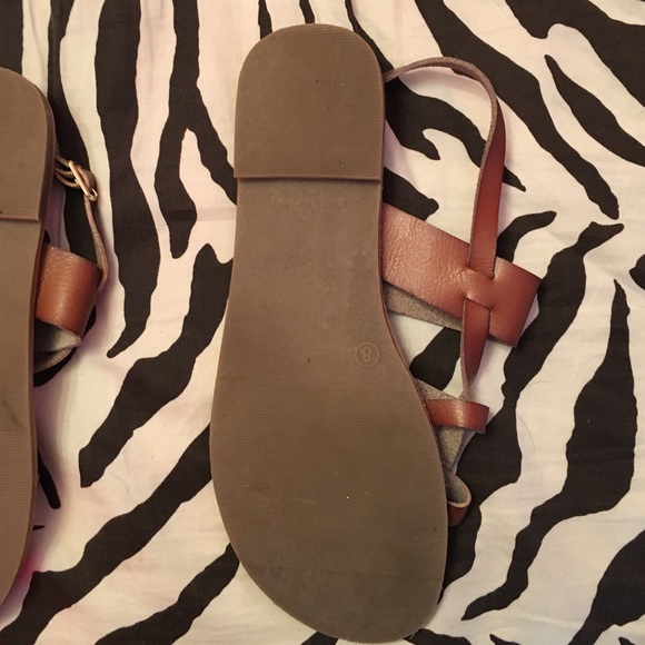 Worn once brown gap sandals - Picture 2 of 2