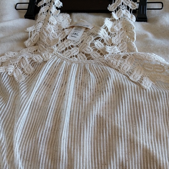 Sheer striped bohemian crop top - Picture 3 of 3