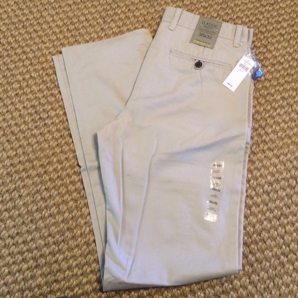 Men's Gap Khakis Sz 30x32 NWT