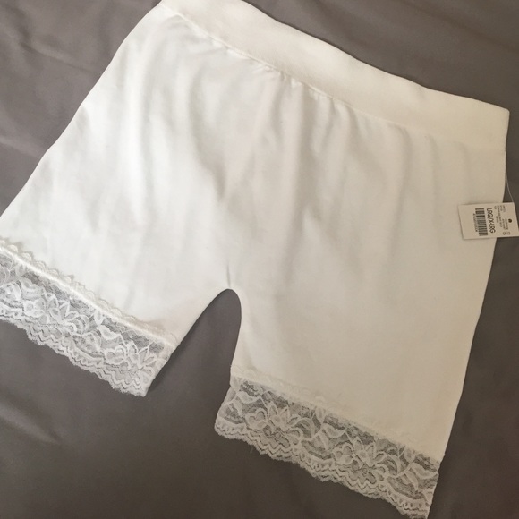 Seamless Boy Short with 🎀LACE DETAIL🎀