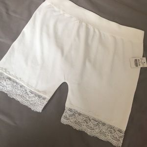 Seamless Boy Short with 🎀LACE DETAIL🎀