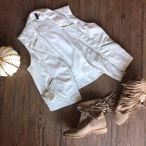 H&M Jackets & Coats - White Faux Leather Vest // H & M // size S- M H&M Jackets & Coats - White Faux Leather Vest // H & M // size S- M