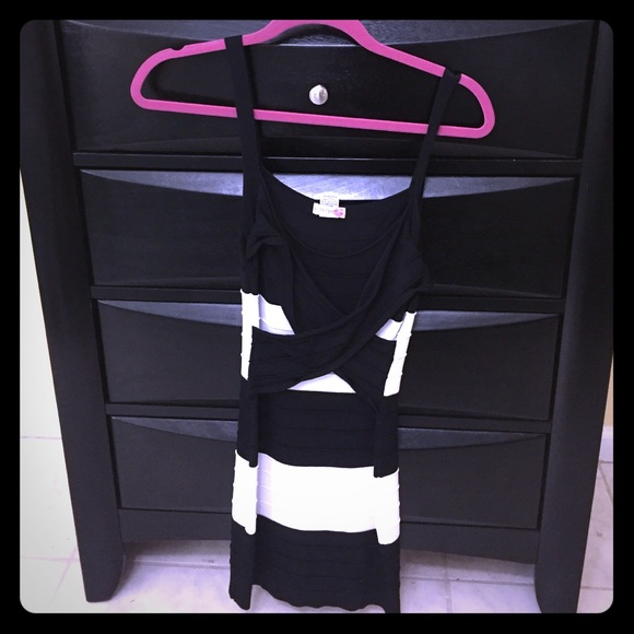 Black and white short dress - Picture 1 of 1