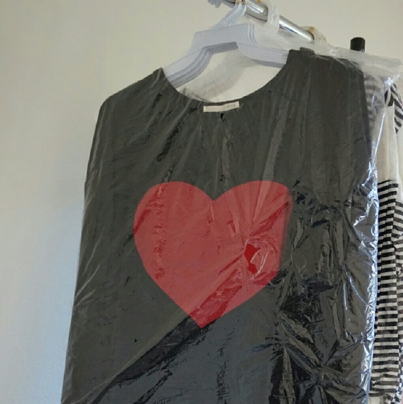 Black Heart Top - Picture 6 of 8