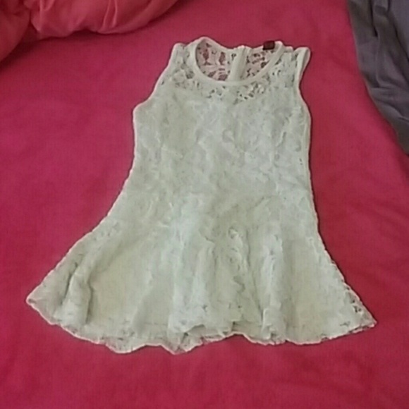sleeveless top