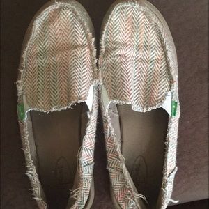 women's size 8 Sanuks ! Like new!