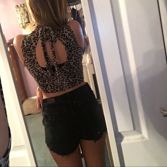 Cheetah High Neck Crop Top - Picture 2 of 4