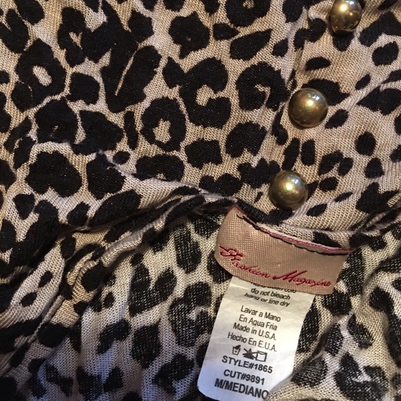 Cheetah High Neck Crop Top - Picture 3 of 4