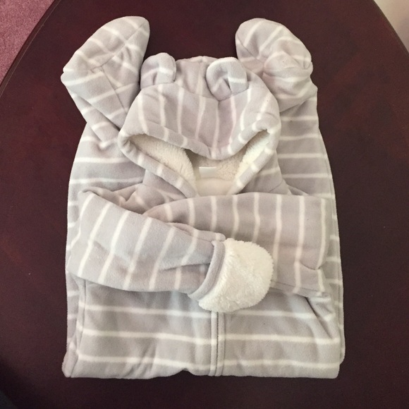 Old Navy Fleeced Onesie 6-12m