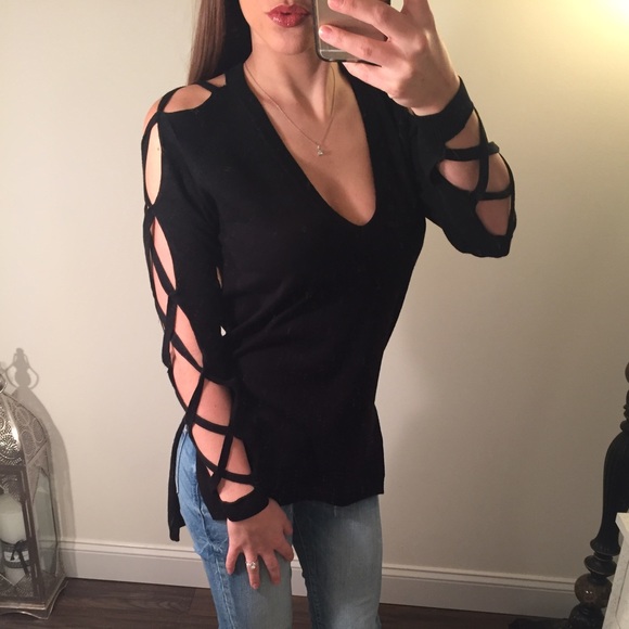 SALE - Criss Cross Sleeved Sweater - Picture 4 of 4