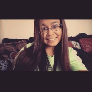 Meet your Posher, Dominique