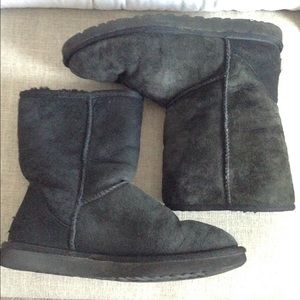 Classic short black Ugg boot